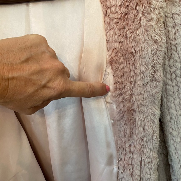 Beaver Coat - Picture 7 of 8